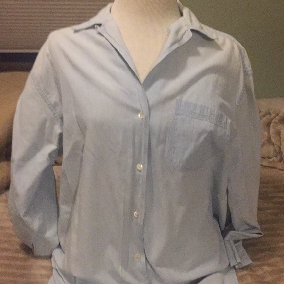GAP Tops - GAP SHIRT- N